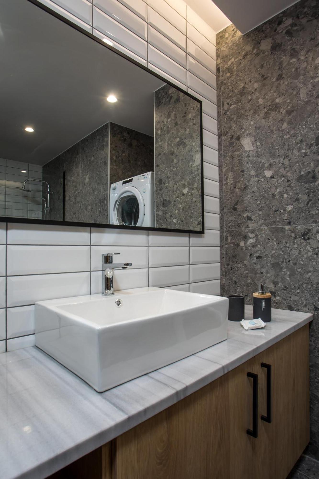 Gm Apartments-rhodes Luxury Living